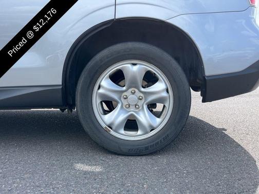 Ice Silver Metallic 2015 Subaru Forester 2.5i