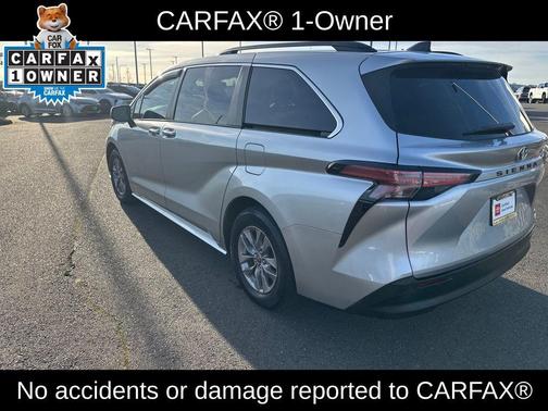 2022 Toyota Sienna XLE