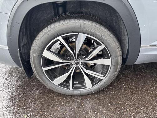 2025 Volkswagen Atlas 2.0T SEL Premium R-Line 4MOTION
