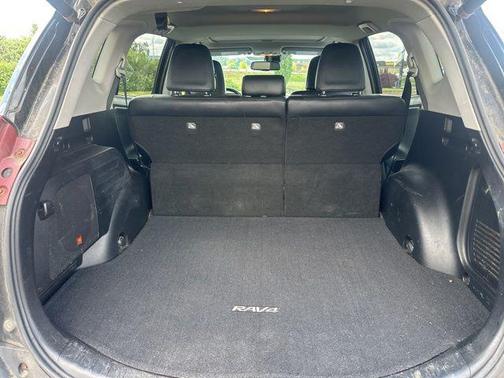 Cherry 2014 Toyota RAV4 Limited