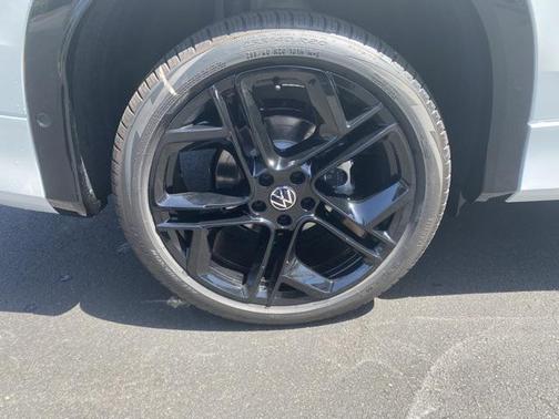 2025 Volkswagen Tiguan 2.0T SE R-Line Black 4MOTION