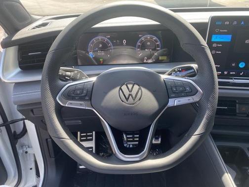 2025 Volkswagen Tiguan 2.0T SE R-Line Black 4MOTION