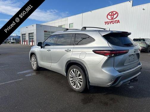 Celestial Silver Metallic 2024 Toyota Highlander Hybrid Platinum