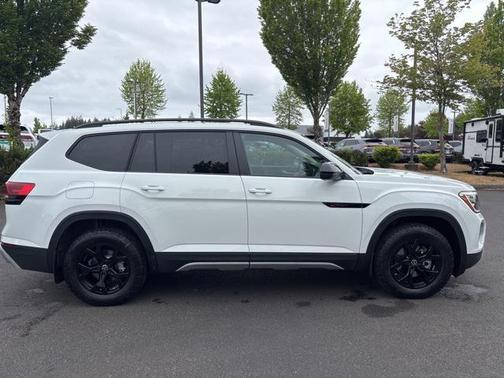 2025 Volkswagen Atlas 2.0T Peak Edition