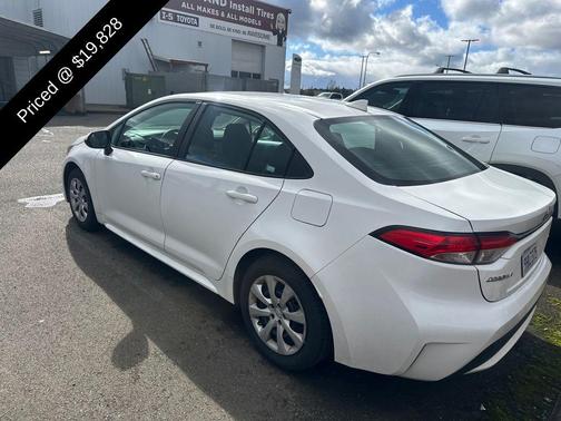 2022 Toyota Corolla LE