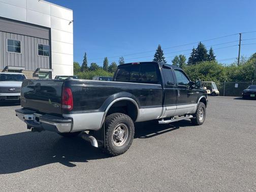 Black Clearcoat 2002 Ford F-350 Lariat
