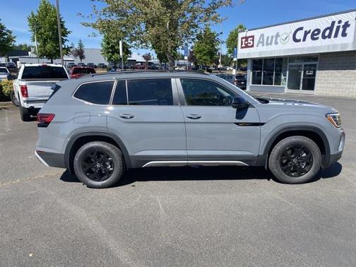 2025 Volkswagen Atlas 2.0T Peak Edition