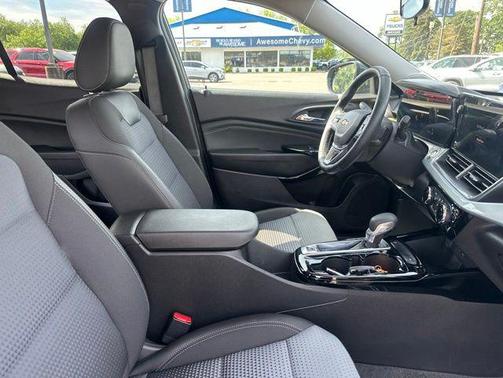 Cypress Gray 2025 Chevrolet Trax LT