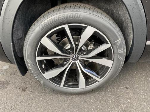 2025 Volkswagen Atlas 2.0T SEL Premium R-Line 4MOTION
