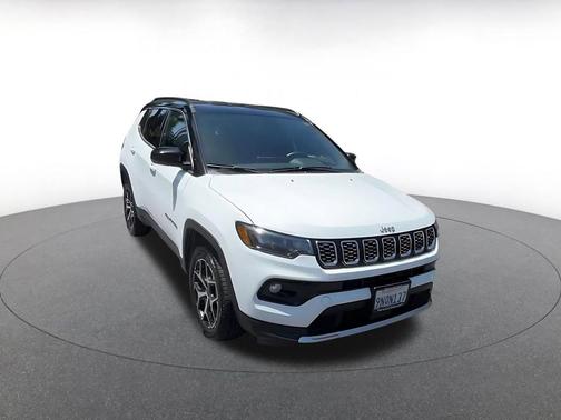 Bright White Clearcoat 2025 Jeep Compass Limited