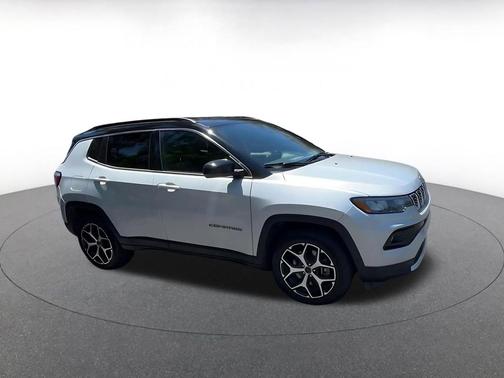 Silver Zynith Metallic Clearcoat 2025 Jeep Compass Limited