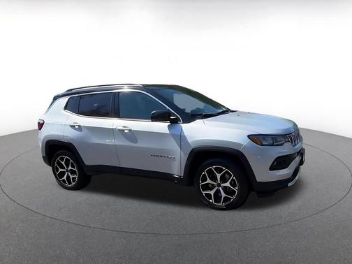 Silver Zynith Metallic Clearcoat 2025 Jeep Compass Limited