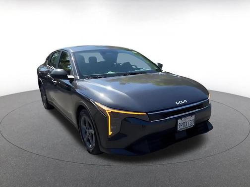 Interstellar Gray 2025 Kia K4 LXS