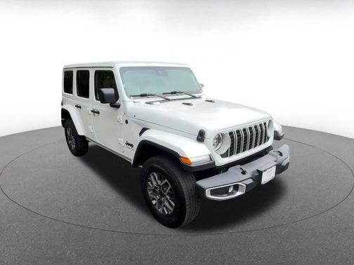 2025 Jeep Wrangler 4-Door Sahara 4x4