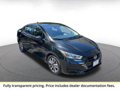 Super Black 2025 Nissan Versa 1.6 SV