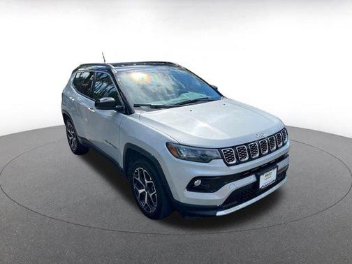 Silver Zynith Metallic Clearcoat 2025 Jeep Compass Limited