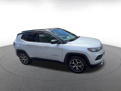 Silver Zynith Metallic Clearcoat 2025 Jeep Compass Limited