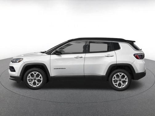Bright White Clearcoat 2025 Jeep Compass Latitude