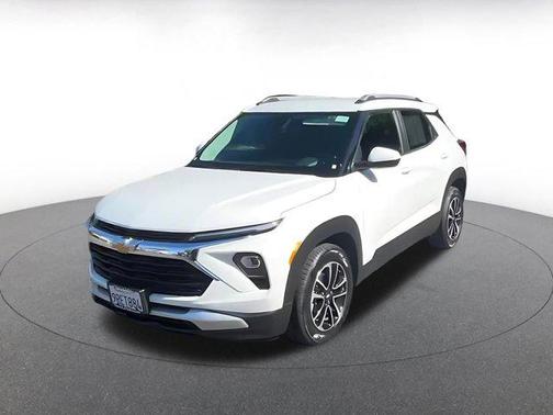 Summit White 2025 Chevrolet Trailblazer LT