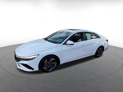 2025 Hyundai ELANTRA SEL