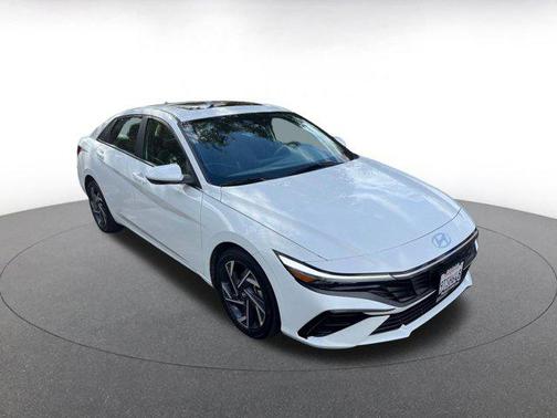 2025 Hyundai ELANTRA SEL