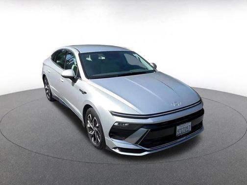 Aero Silver 2025 Hyundai SONATA SEL