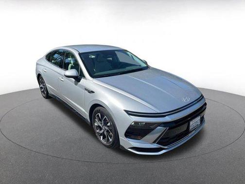 Aero Silver 2025 Hyundai SONATA SEL