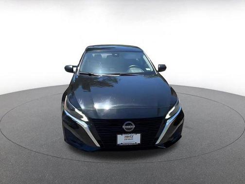 Super Black 2025 Nissan Altima SV FWD