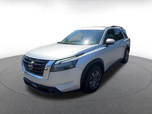Brilliant Silver Metallic 2025 Nissan Pathfinder SV FWD