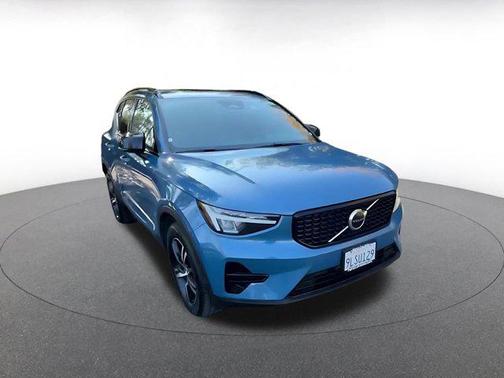 2024 Volvo XC40 CORE