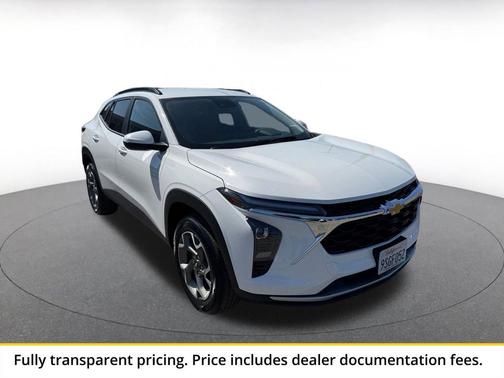 Summit White 2025 Chevrolet Trax LT