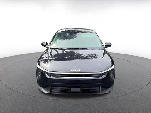 Aurora Black Pearl 2025 Kia K4 LXS