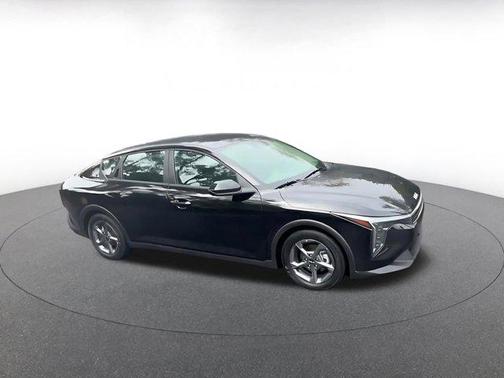 Aurora Black Pearl 2025 Kia K4 LXS