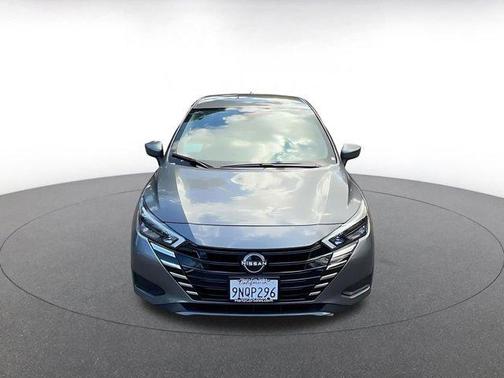 Gun Metallic 2025 Nissan Versa 1.6 SV