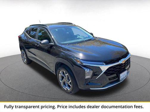 Mosaic Black Metallic 2025 Chevrolet Trax LT