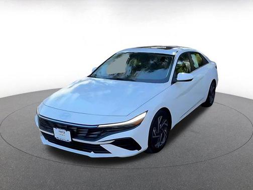 2025 Hyundai ELANTRA SEL