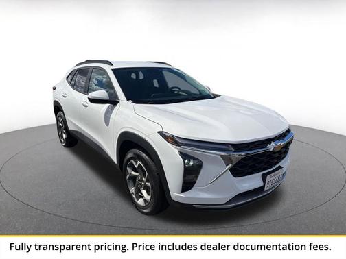 Summit White 2025 Chevrolet Trax LT