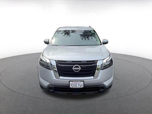 Brilliant Silver Metallic 2025 Nissan Pathfinder SV FWD