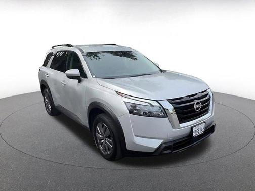 Brilliant Silver Metallic 2025 Nissan Pathfinder SV FWD