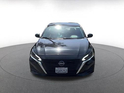 Super Black 2025 Nissan Altima SV FWD