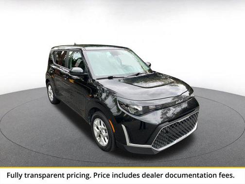 Fusion Black 2025 Kia Soul LX