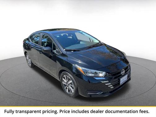 Super Black 2025 Nissan Versa 1.6 SV