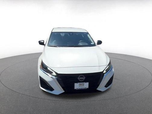 Glacier White 2025 Nissan Altima SV FWD