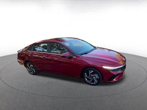 2025 Hyundai ELANTRA SEL