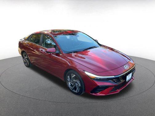 2025 Hyundai ELANTRA SEL