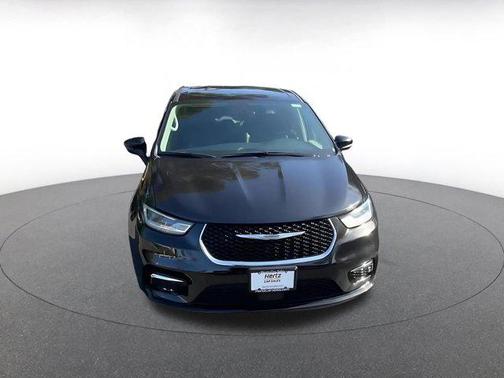 Brilliant Black Crystal Pearlcoat 2023 Chrysler Pacifica Hybrid Touring L