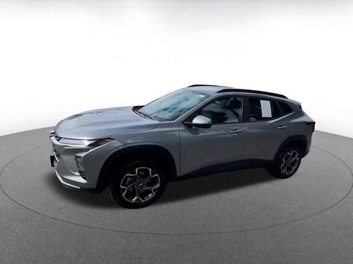 Sterling Gray Metallic 2025 Chevrolet Trax LT