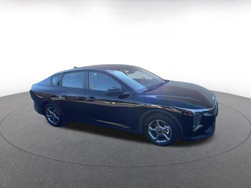 Aurora Black Pearl 2025 Kia K4 LXS