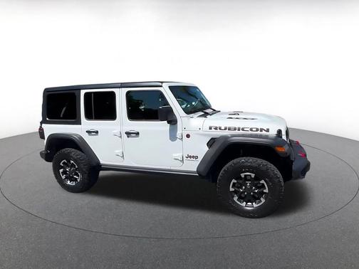 Bright White Clearcoat 2025 Jeep Wrangler Rubicon
