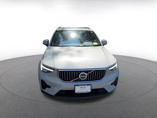 2024 Volvo XC40 CORE